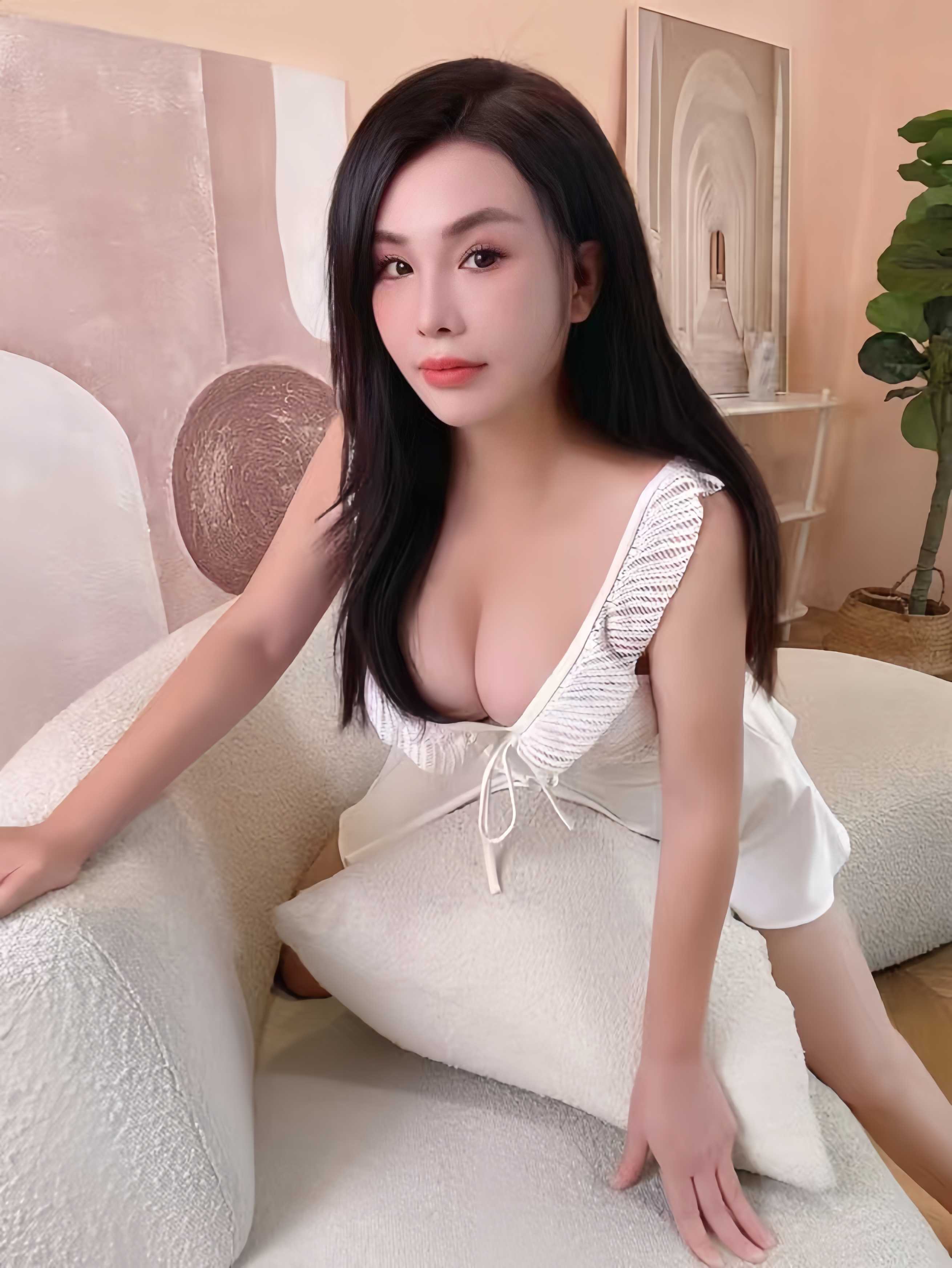 私人秘书   莹莹