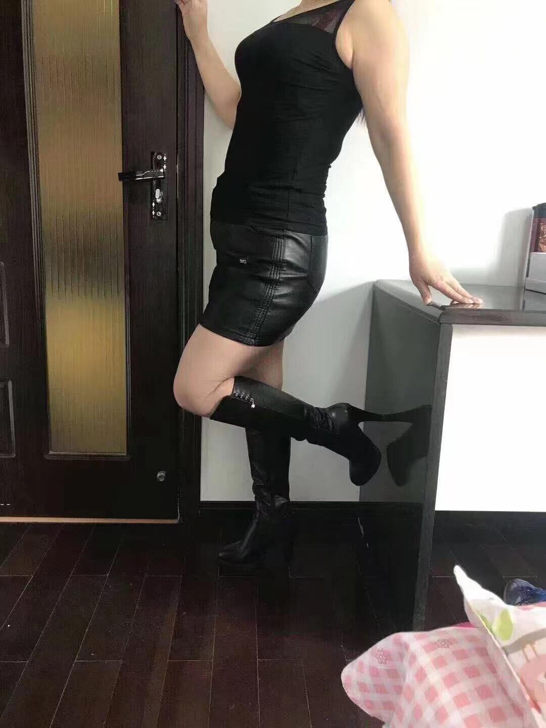 黄泥磅妩媚熟女草草