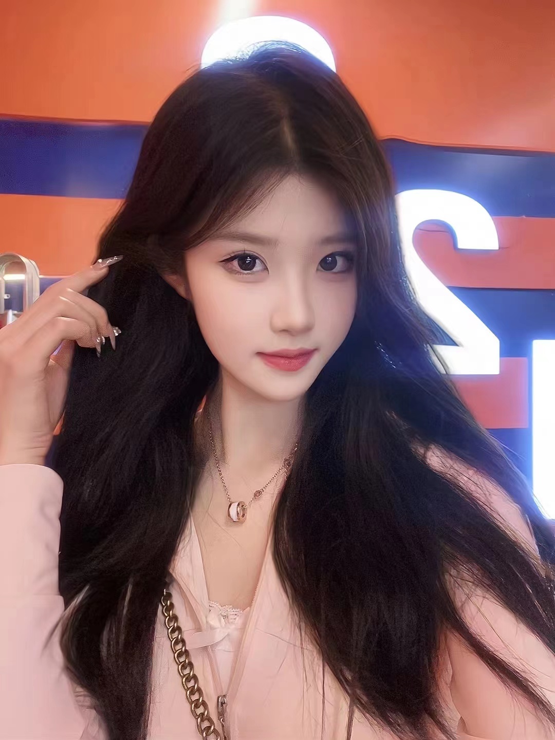 高颜值白皙小姐姐