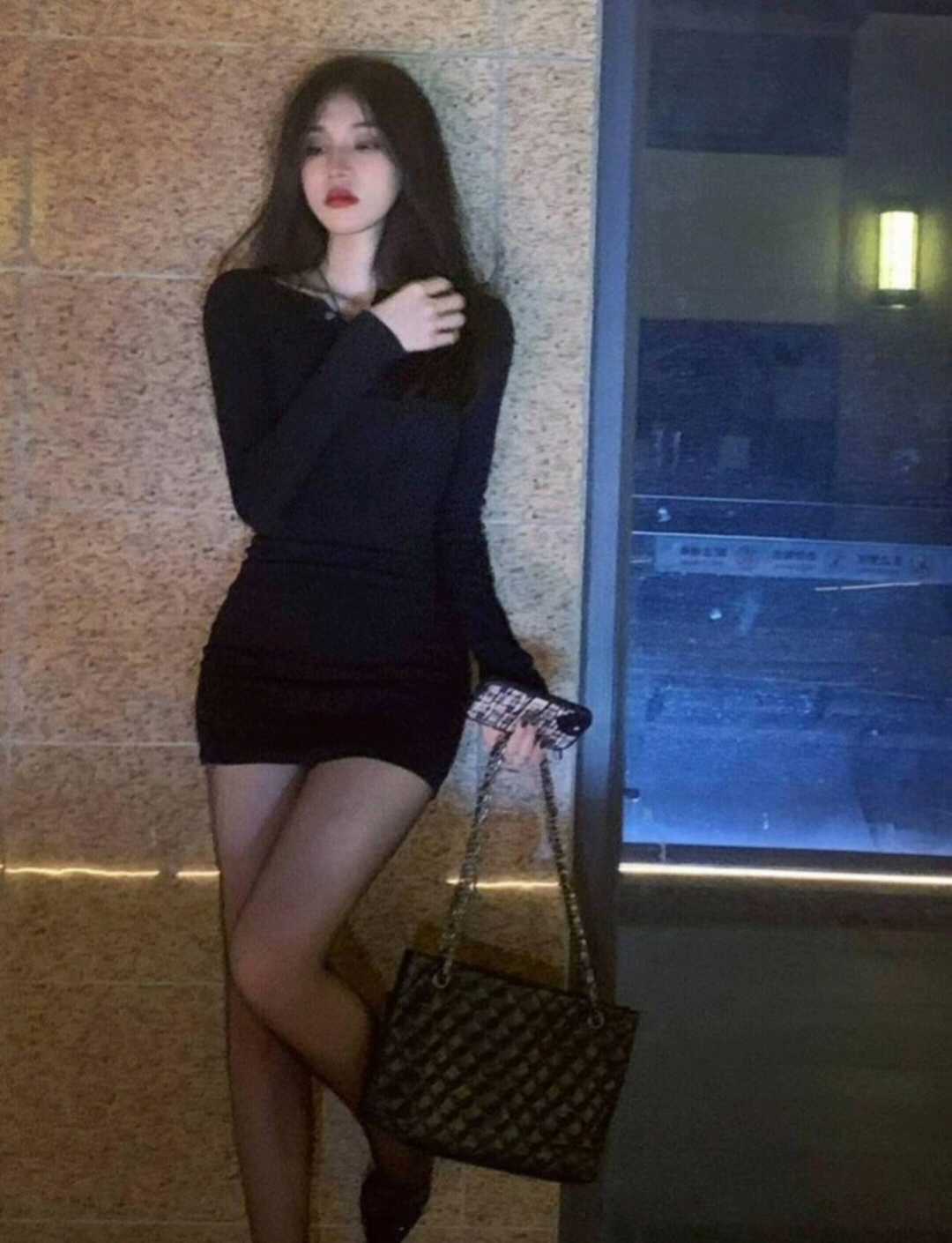 浦东清新白嫩小妞花花