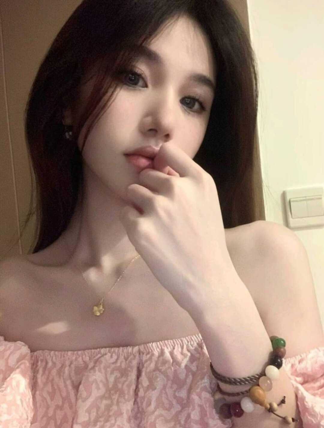 浦东清新白嫩小妞花花