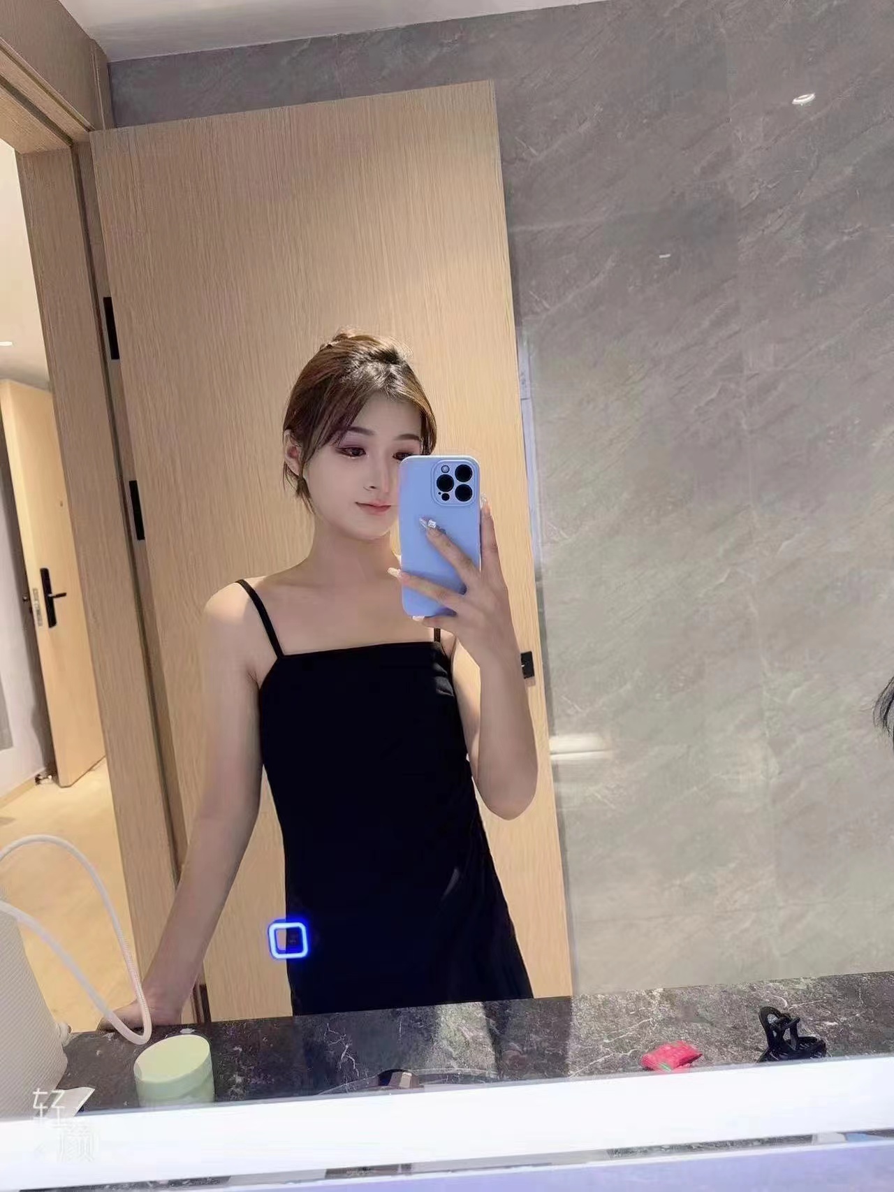 再刷服务系美女小颖