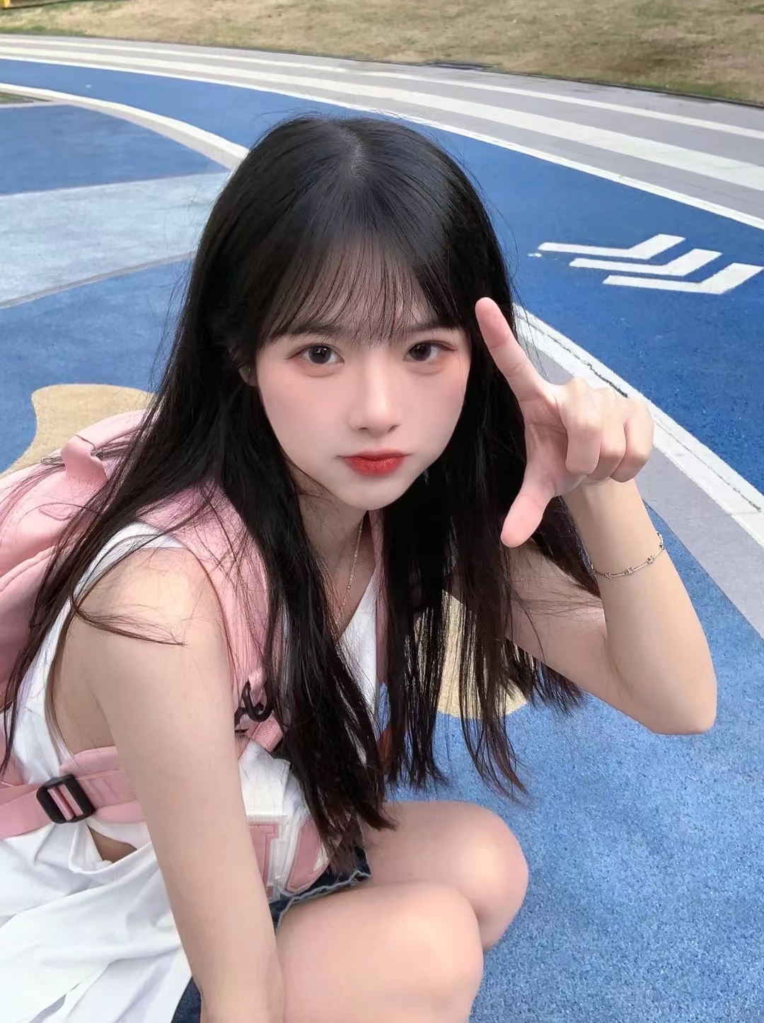 很惊艳的妹妹如春风般美好