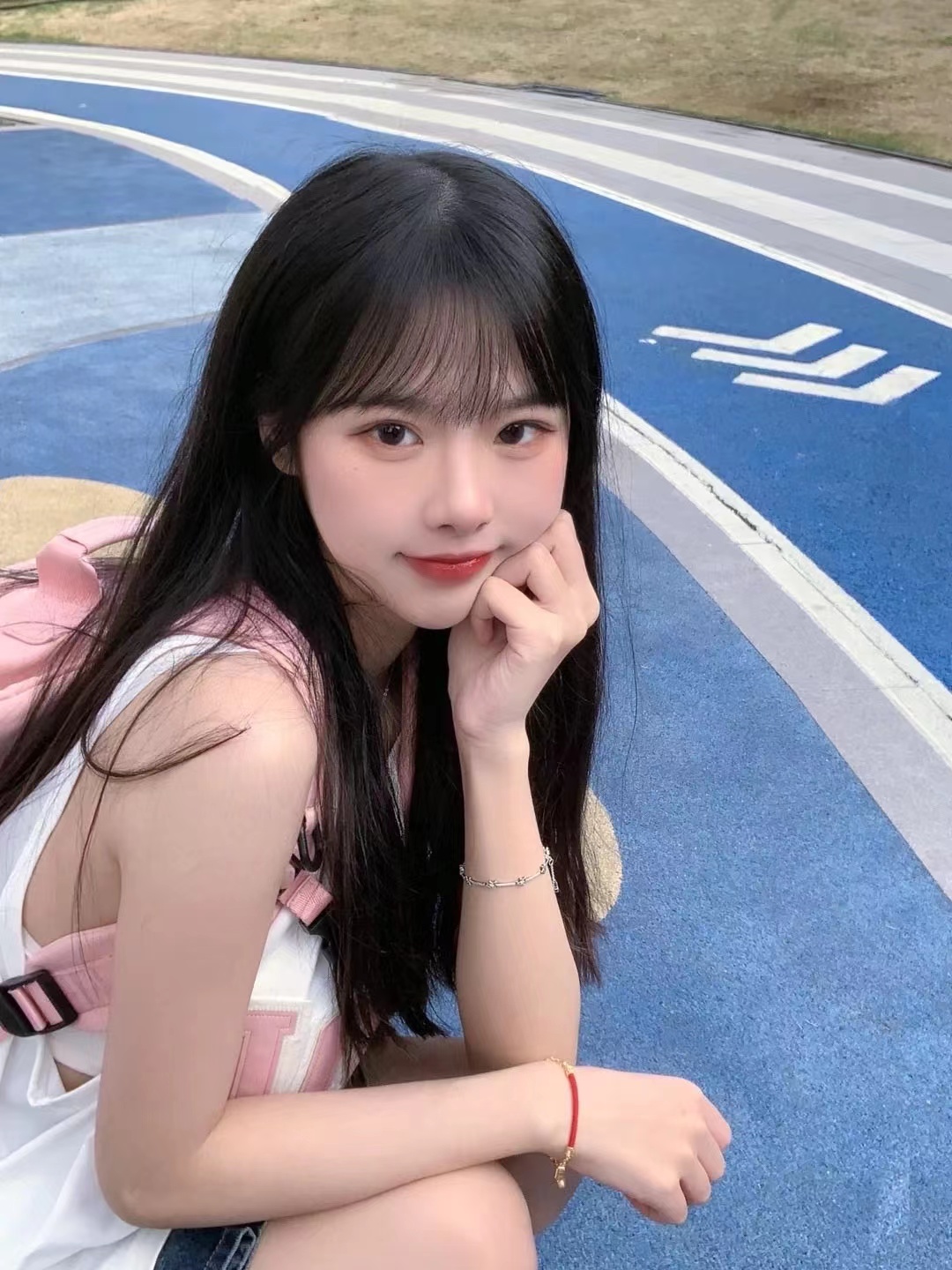 很惊艳的妹妹如春风般美好