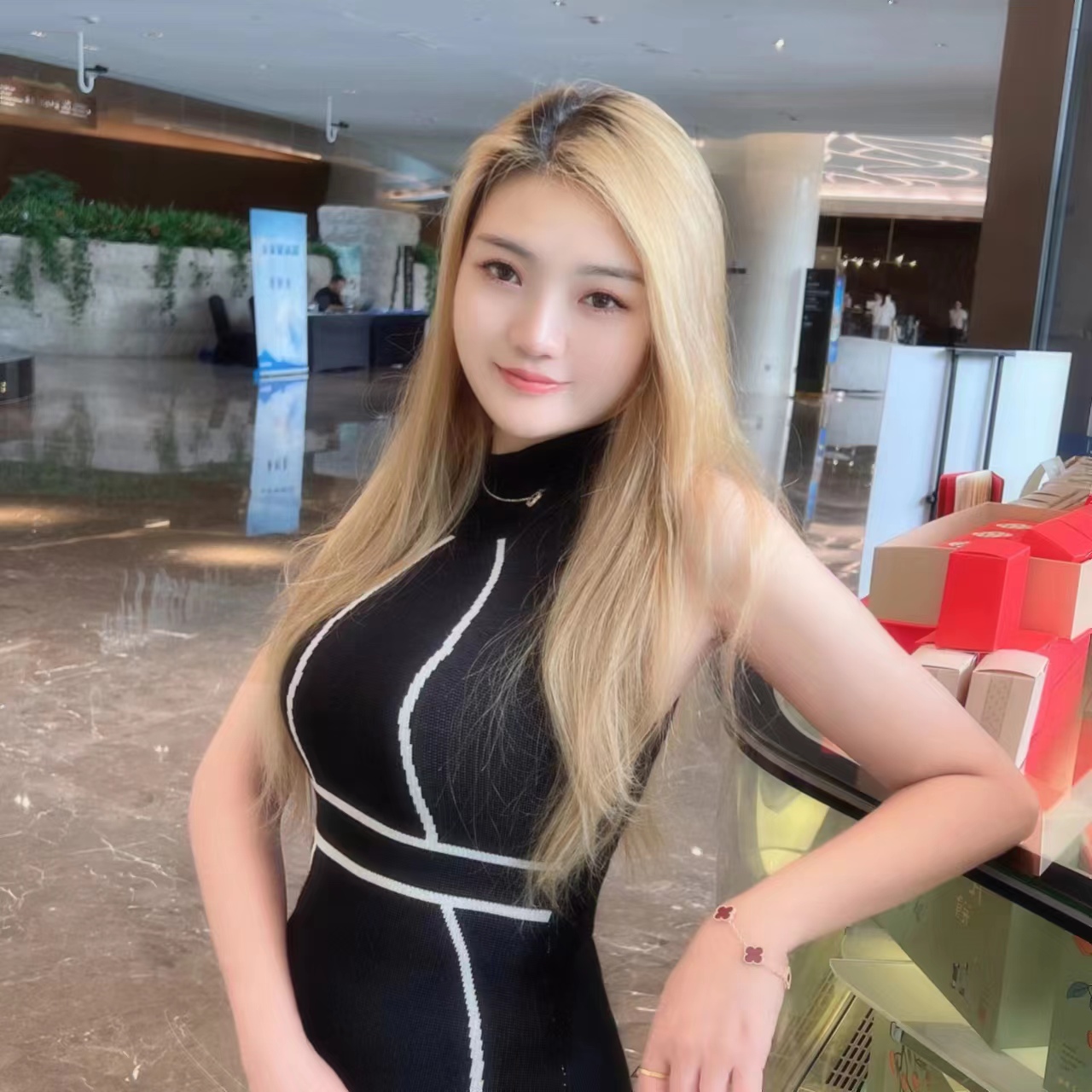 三里屯高质量小姐姐