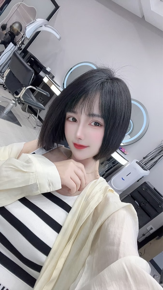 大悦城附近小姐姐