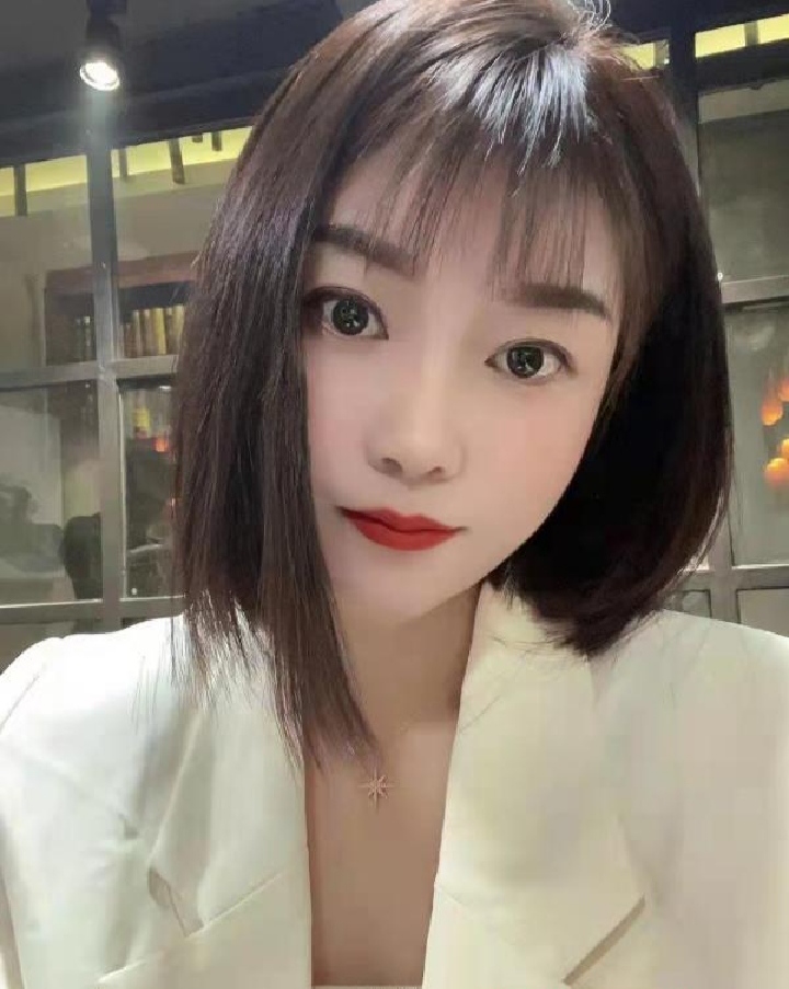 秦淮区气质迷人小姐姐