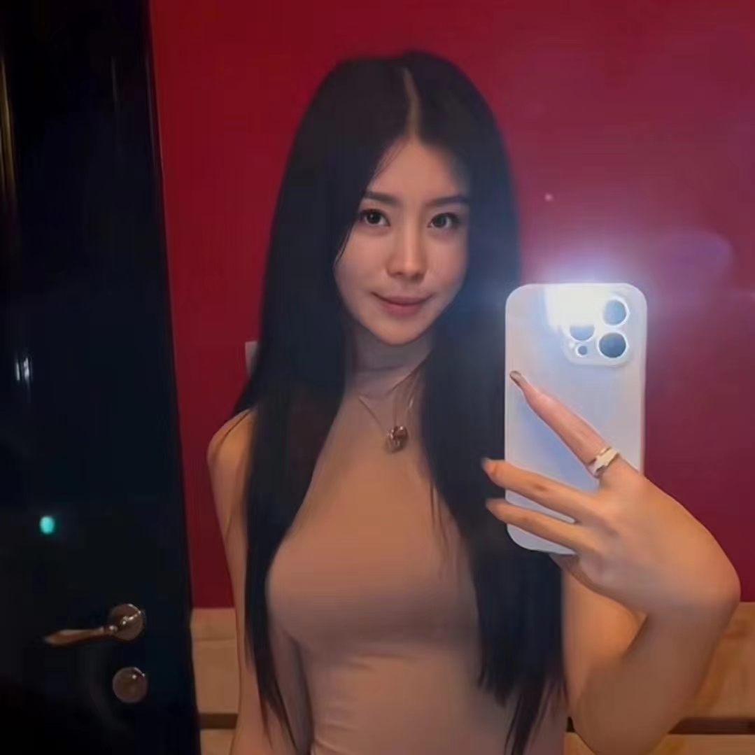 身材凹凸有致极品美女