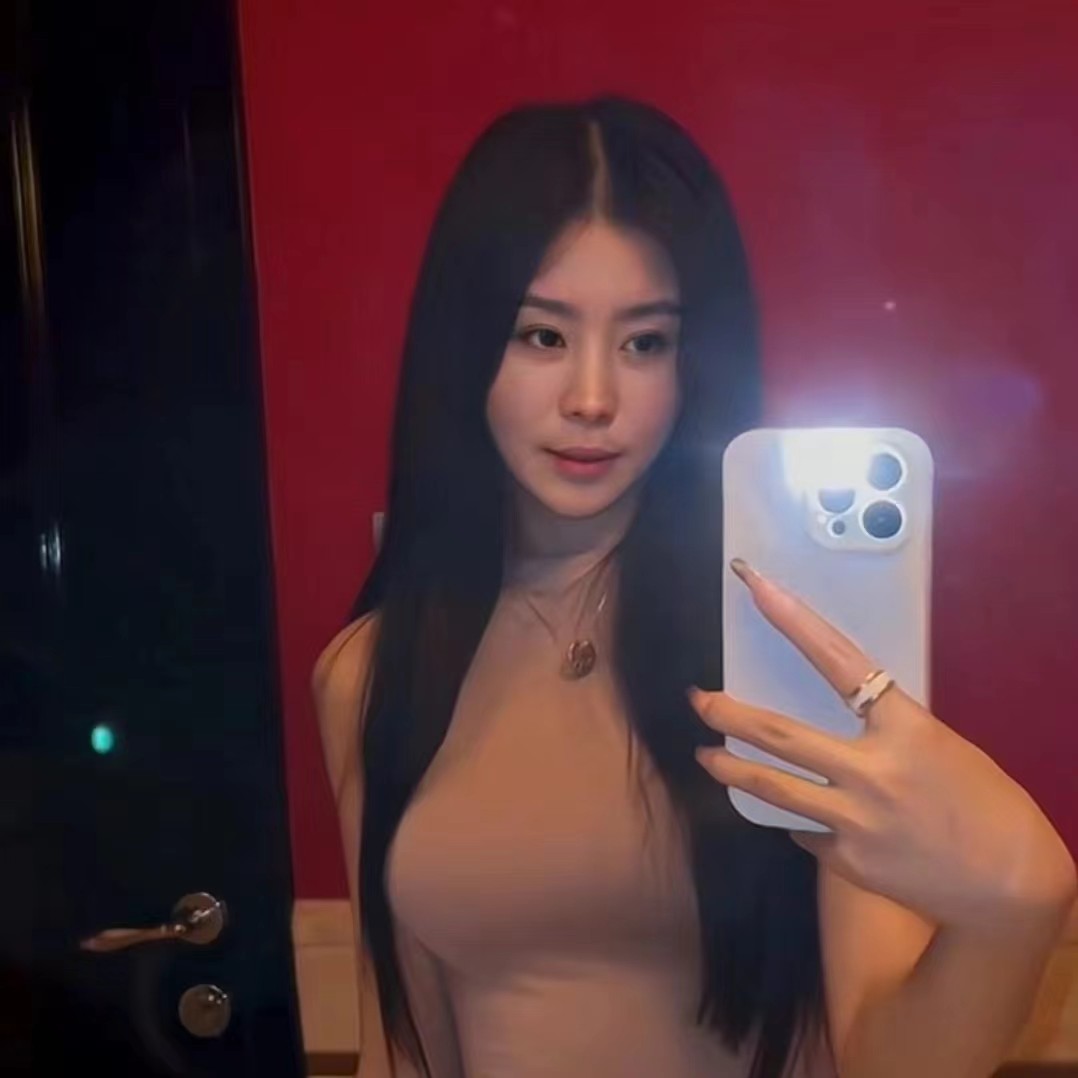 身材凹凸有致极品美女