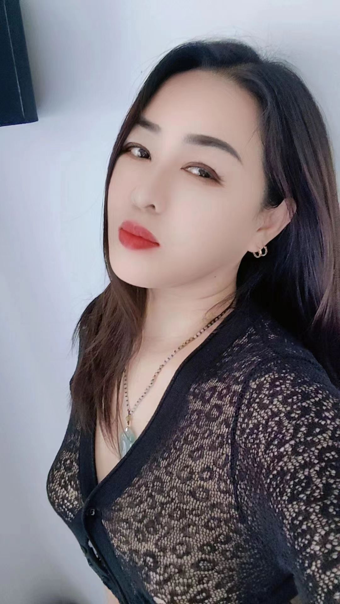 黄浦丰满火辣眼镜少妇