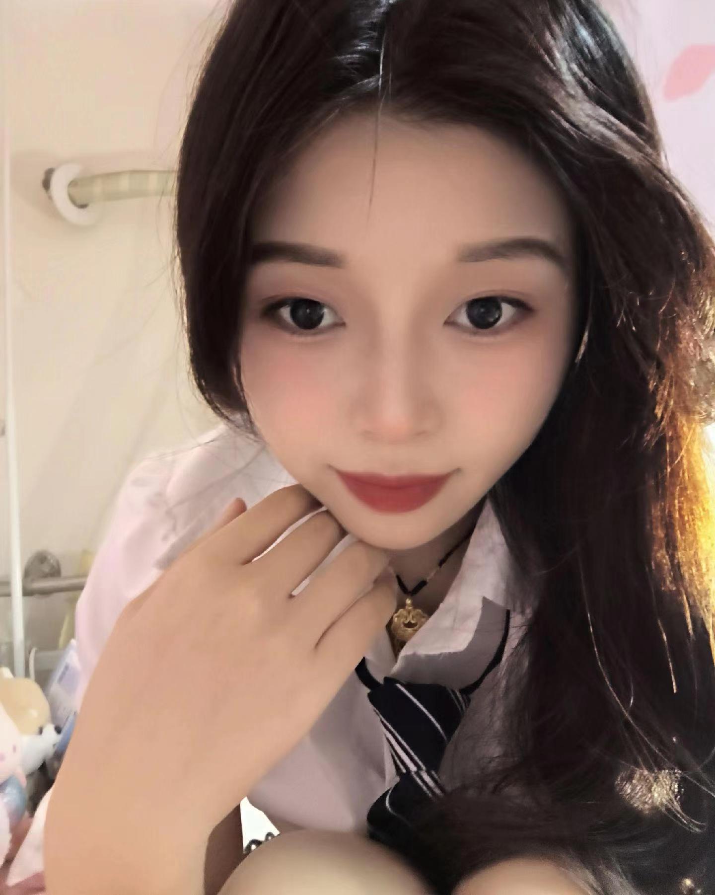 身材曼妙，年轻活力