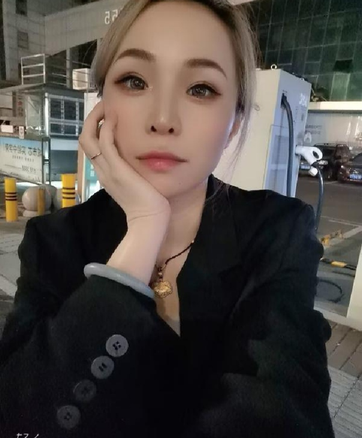 家乐福惹火气质少妇