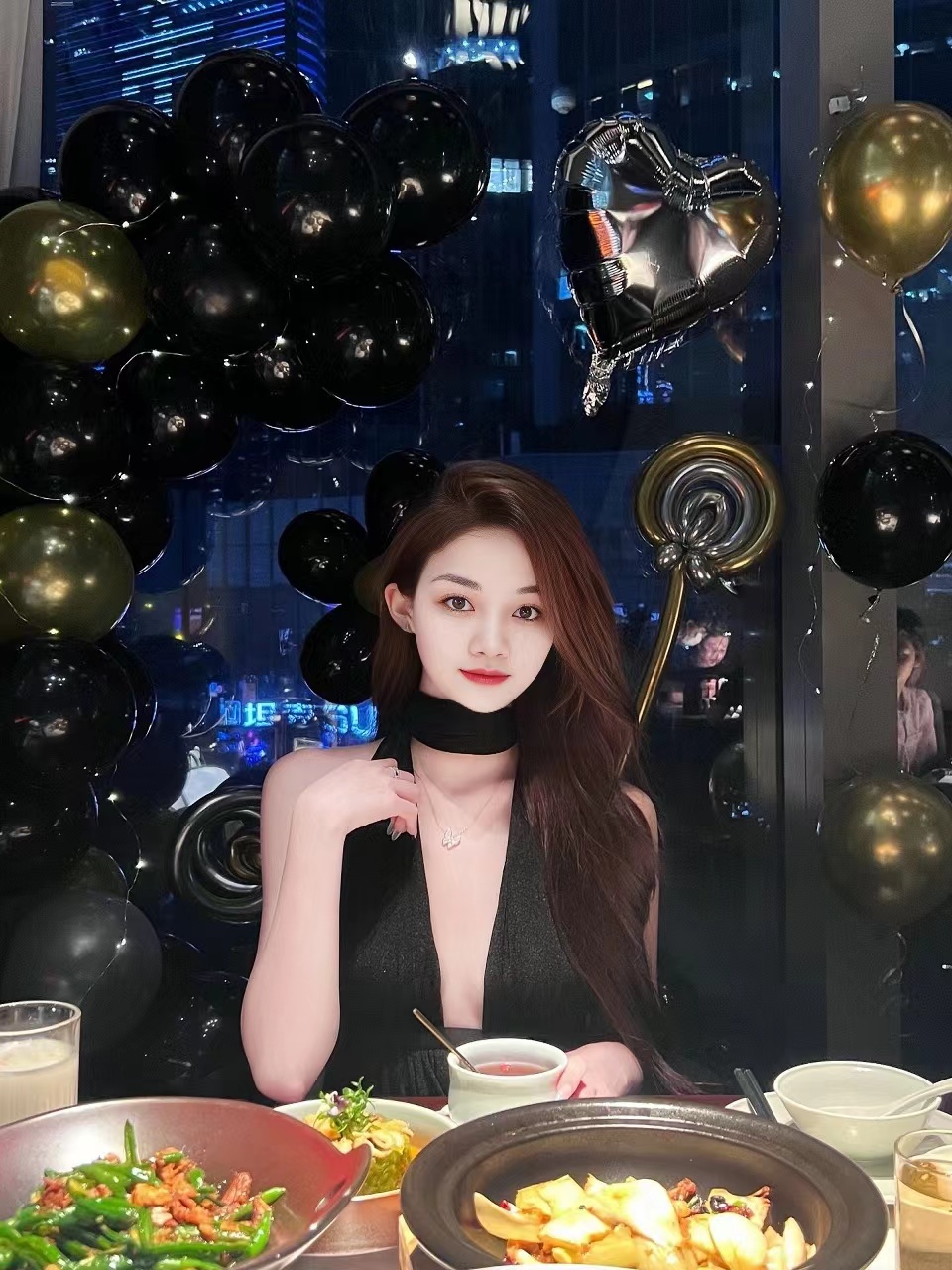 福田可外卖的小姐姐，性格乖巧