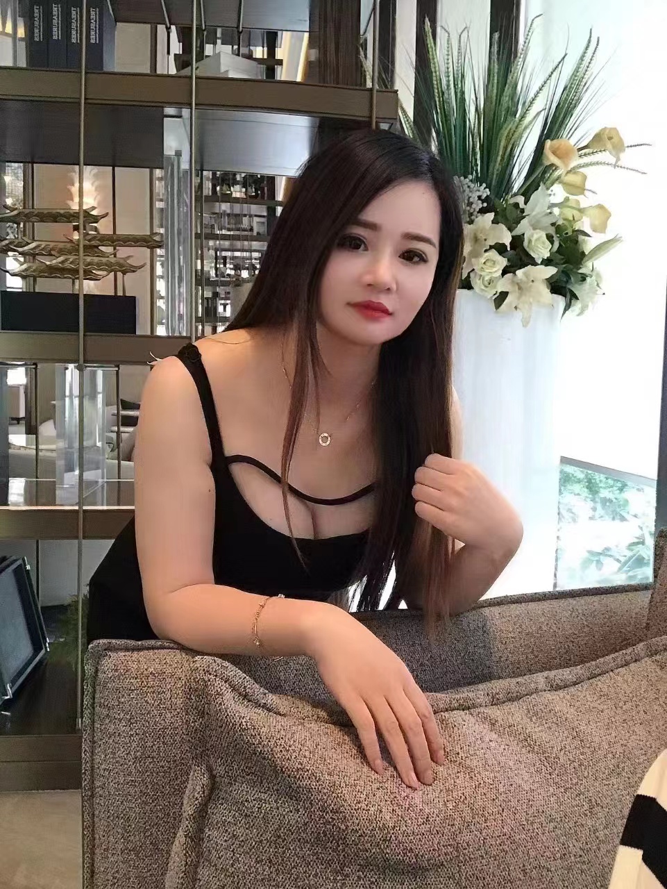 宝安丰满妩媚小姐姐西西