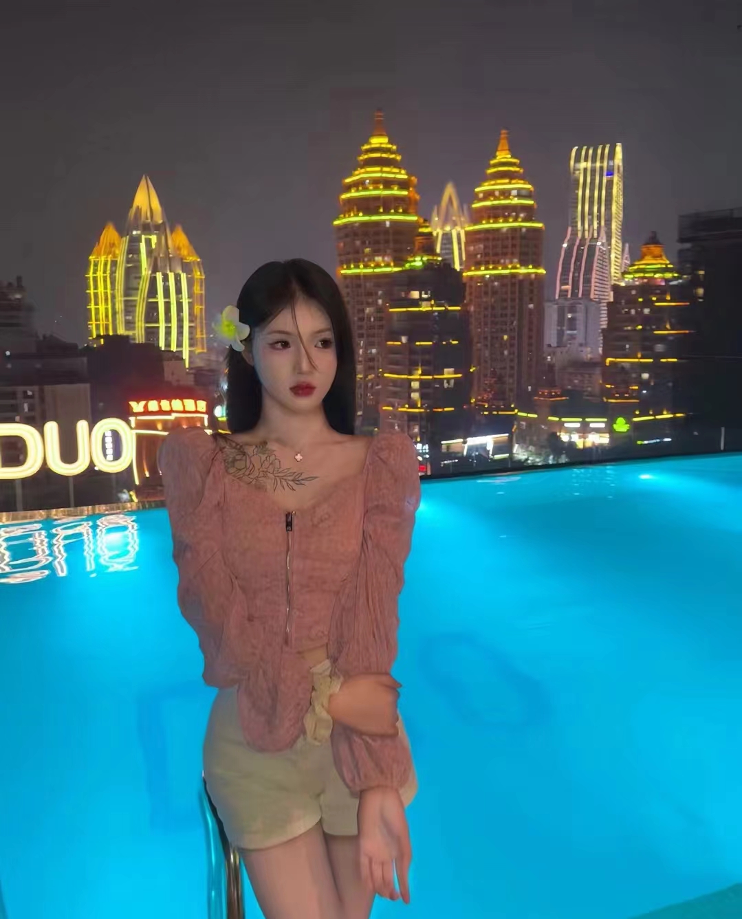 御姐身材，热情洋溢