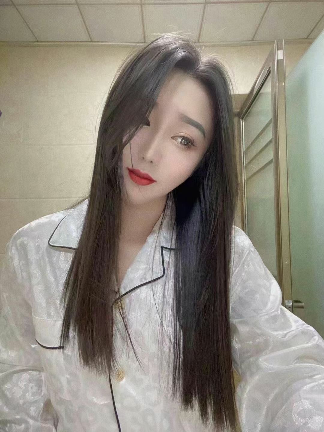 广场仙月小姐姐