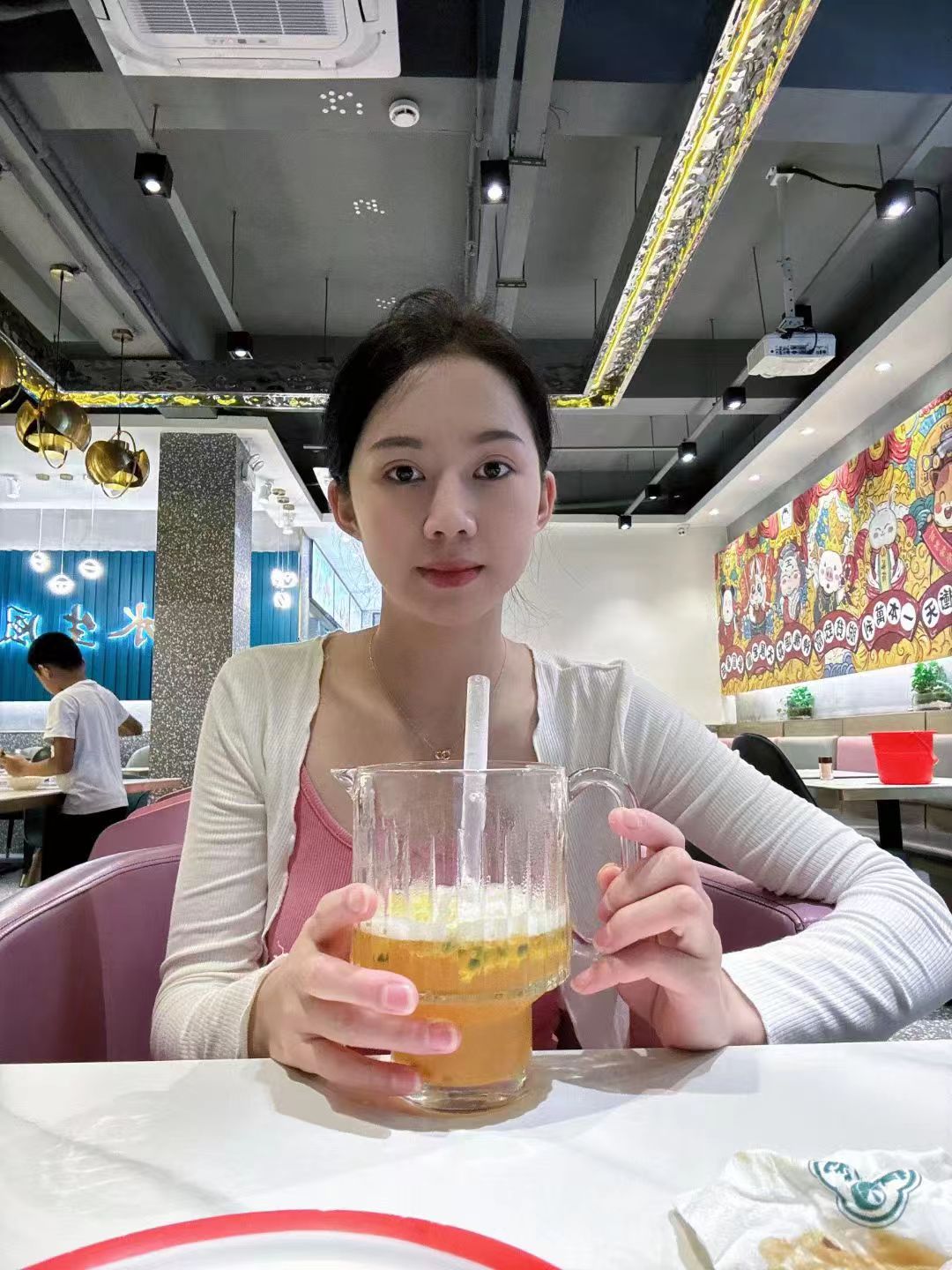 优雅美丽俏佳人