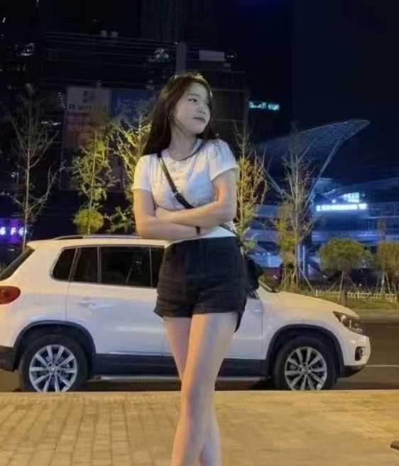 自带房间的小姐姐