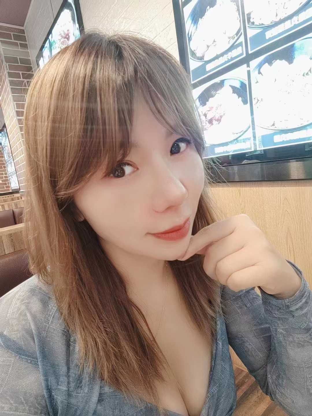 西山诱人软糯少妇