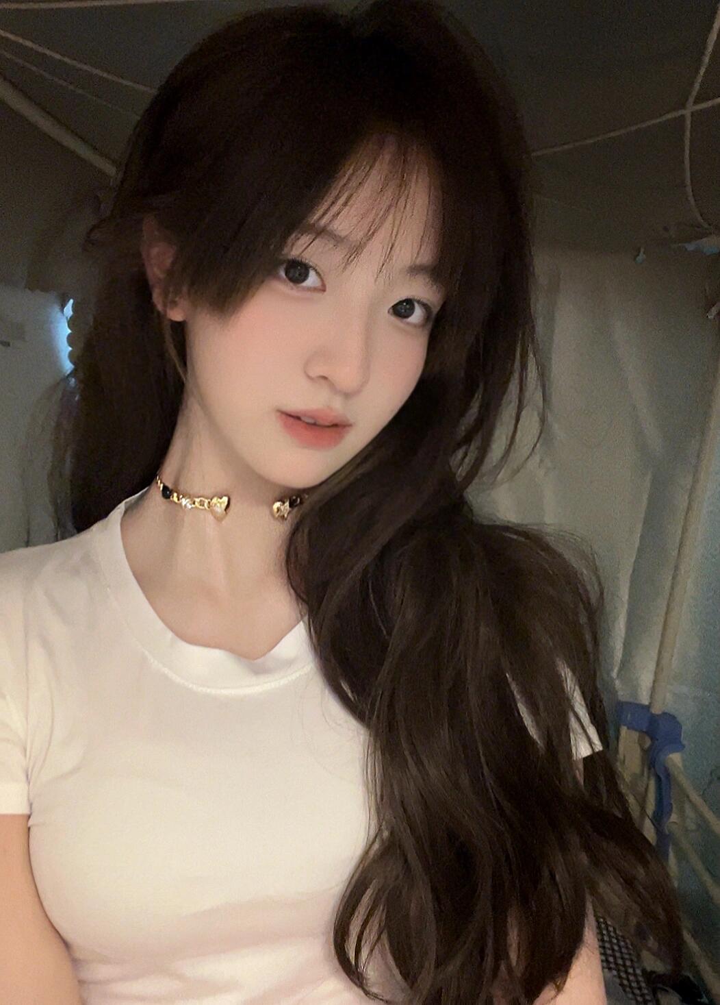 性感皮肤白，很惊艳的妹妹