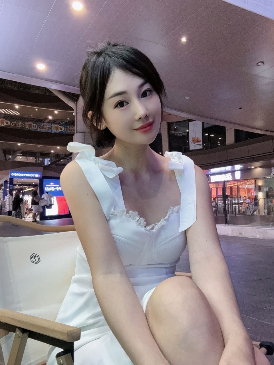 真人真照主打服务型选手