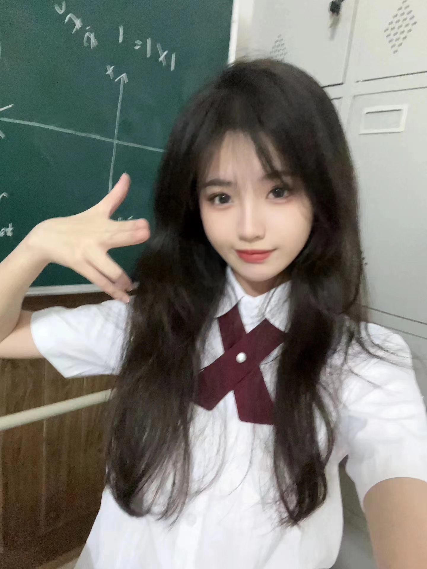 小萝莉类型，活泼可爱开朗06年小可爱