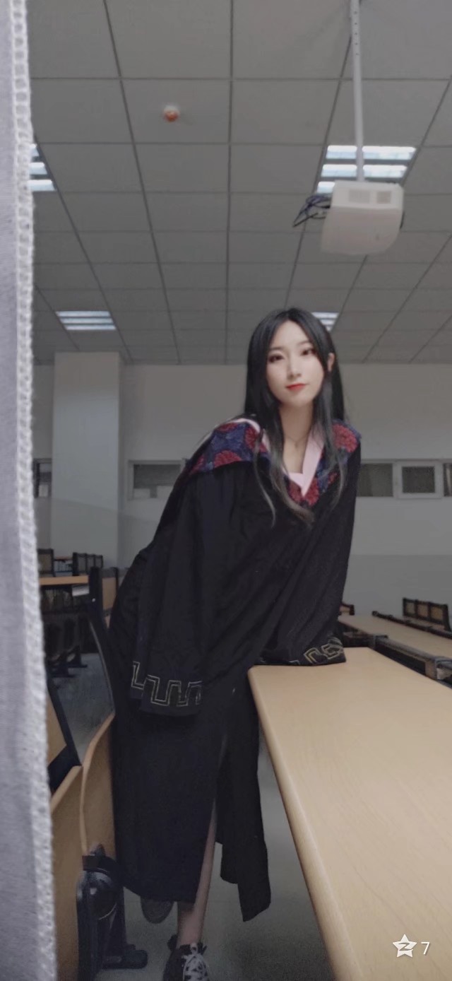 清纯靓丽艺术系大学生