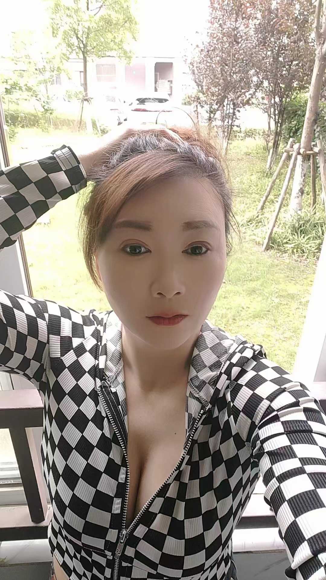 浦东曹路巨臀爆乳女授