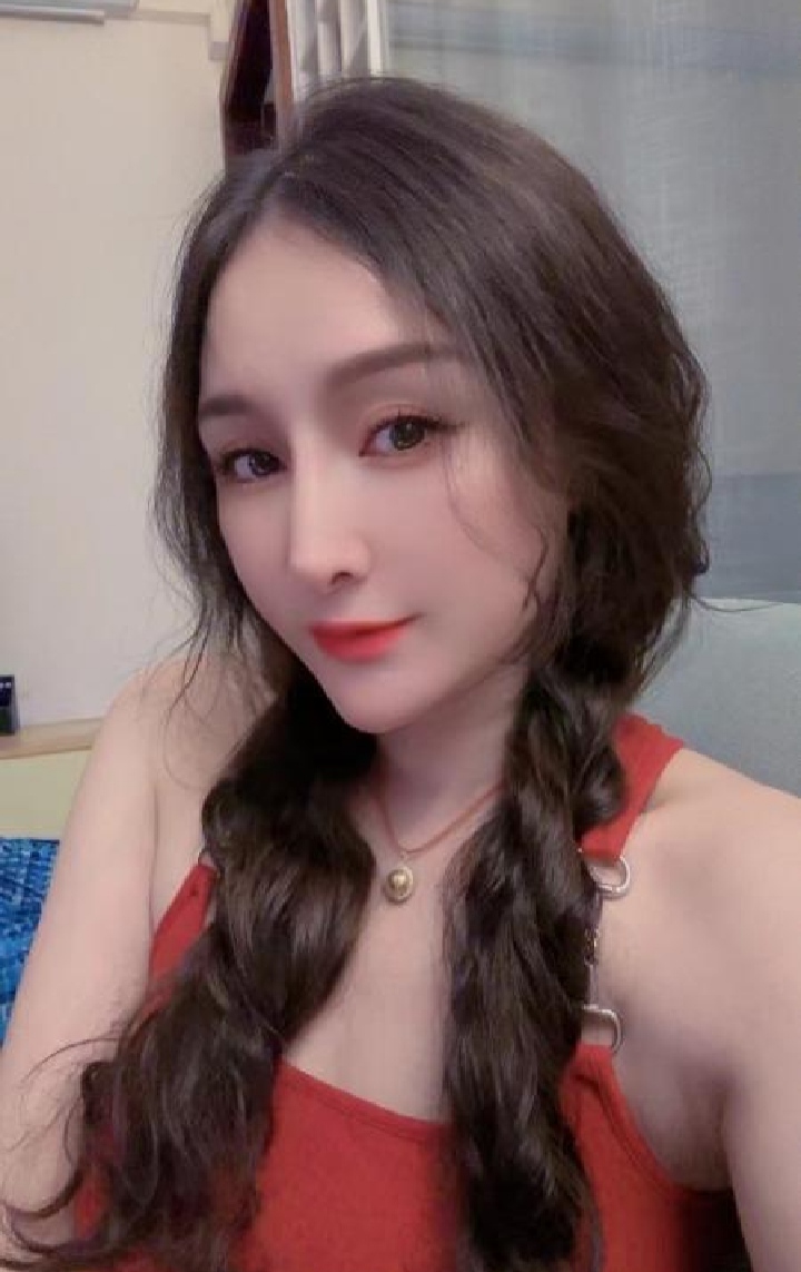 南山大长腿甜妹婉晴