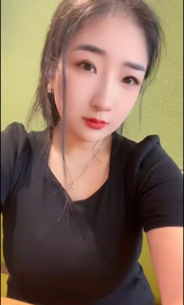 河北区风情大胸眼镜妹