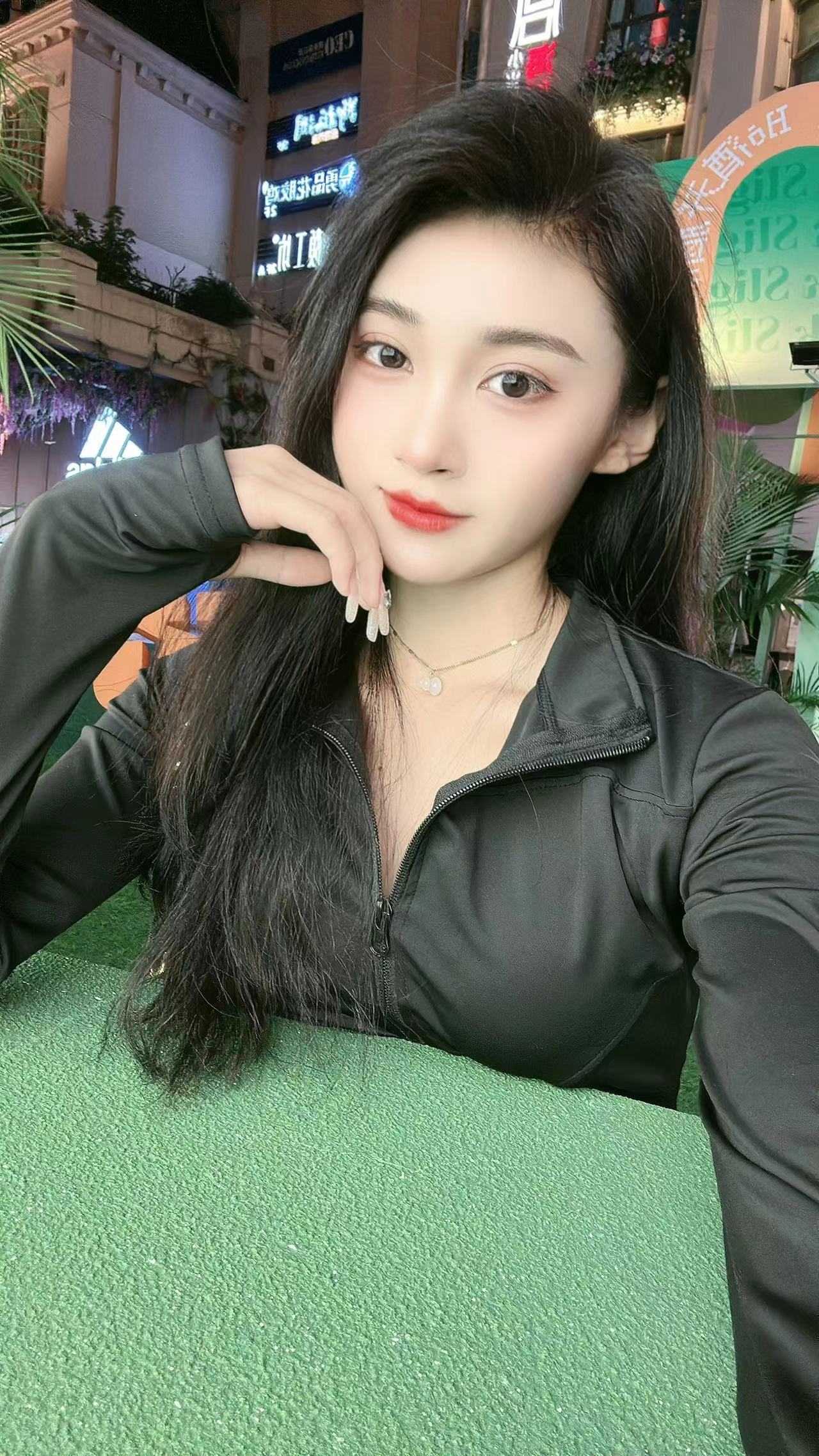 本人从事美容工作，偶尔出来兼职，有喜欢妹妹的吗