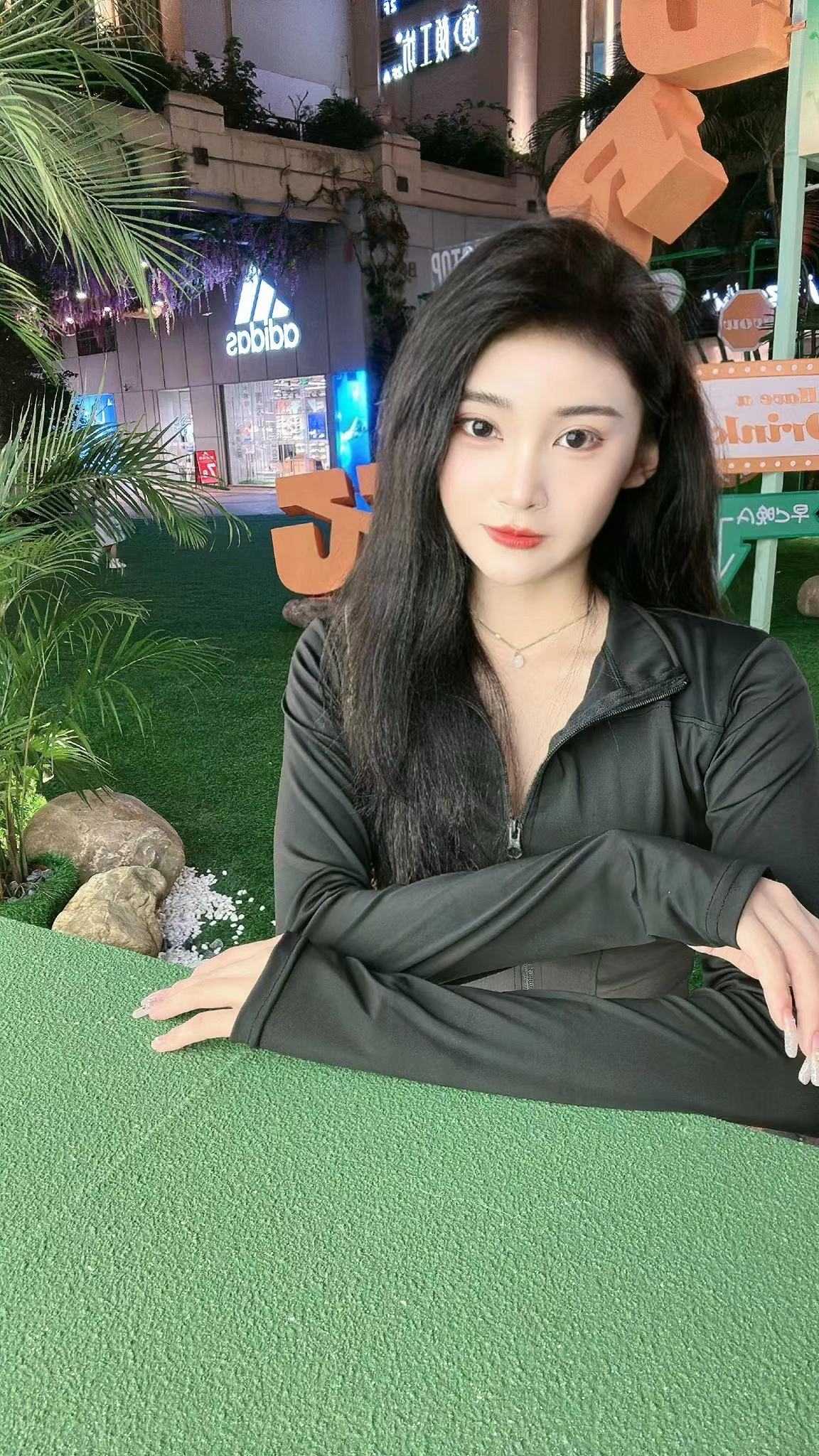 本人从事美容工作，偶尔出来兼职，有喜欢妹妹的吗