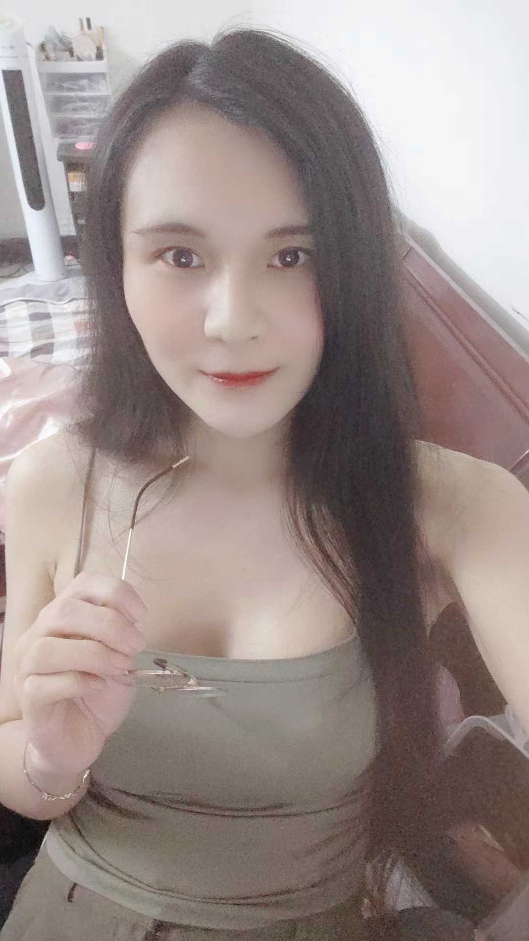 不是小姐姐，但是比小姐姐还温柔