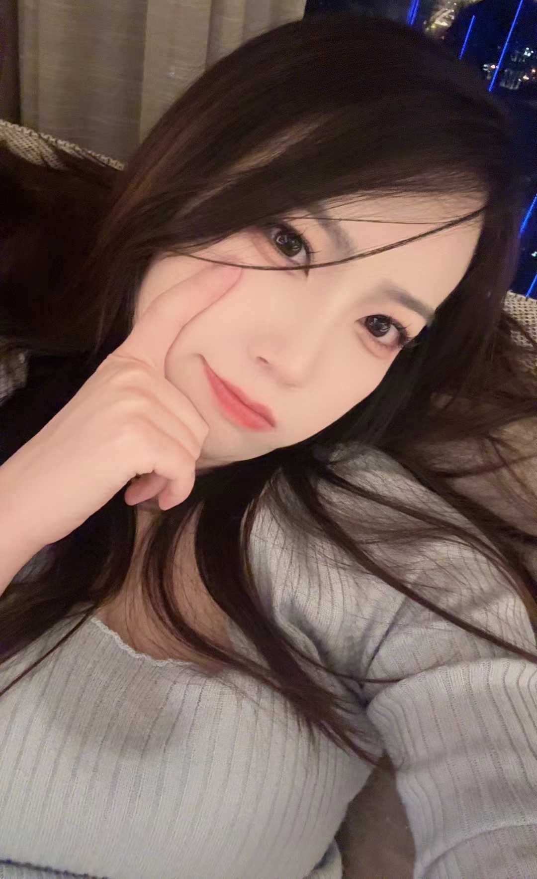 知性优雅的少妇