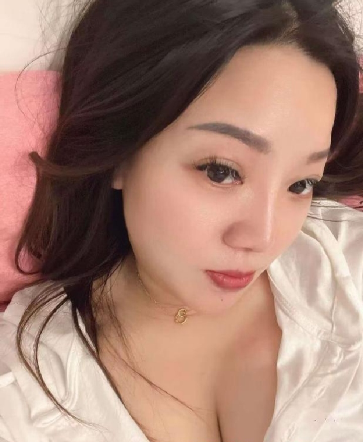 新吴圆润熟女蝴蝶