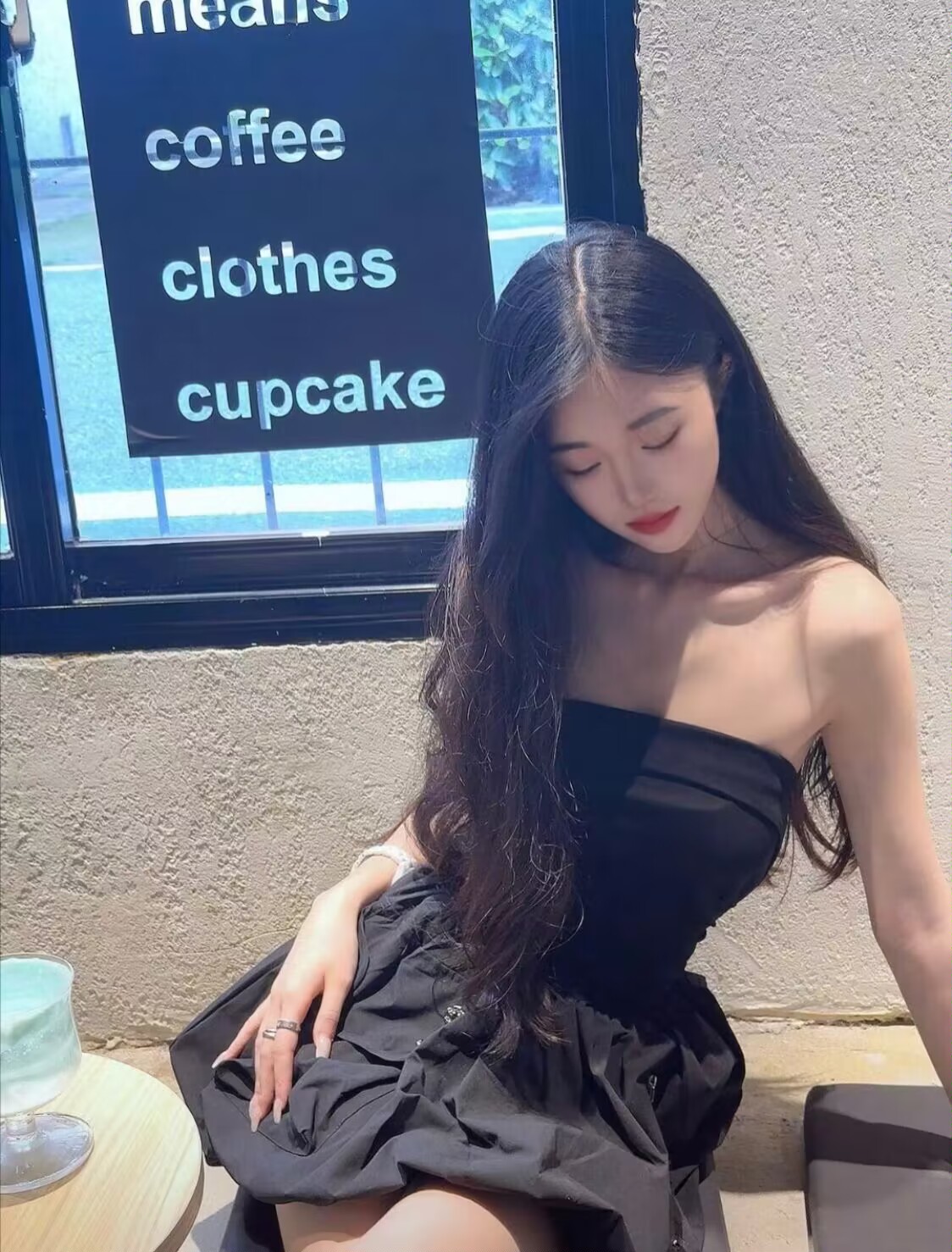 跟几个姐妹一起在广州市区上门服务。