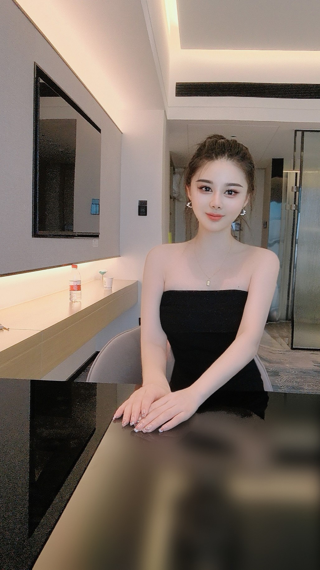 天河区黑裙贝贝御姐