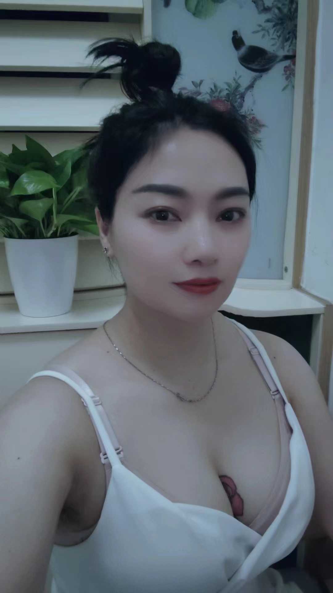 宝安丰乳肥臀专业课老师婷婷