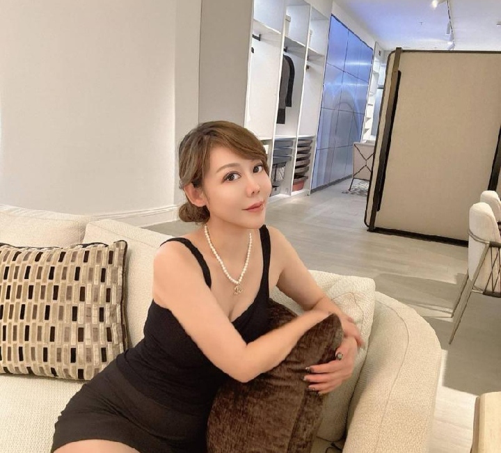 美艳长腿制服服务贝贝