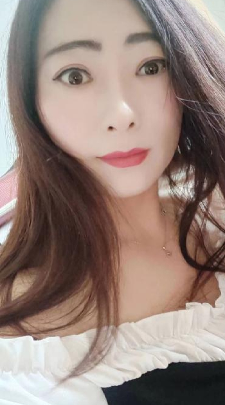 包河白嫩娇小少妇