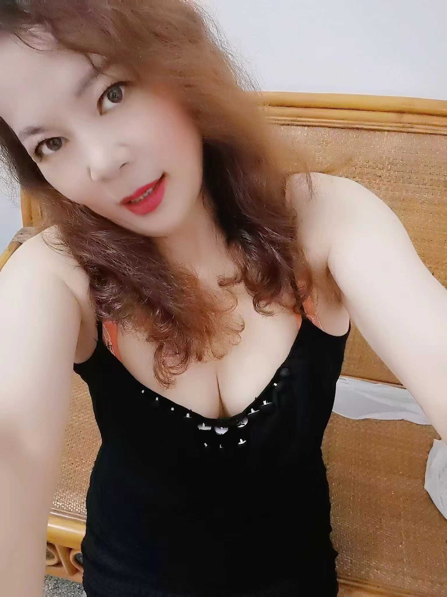 越秀妩媚风情小姑子