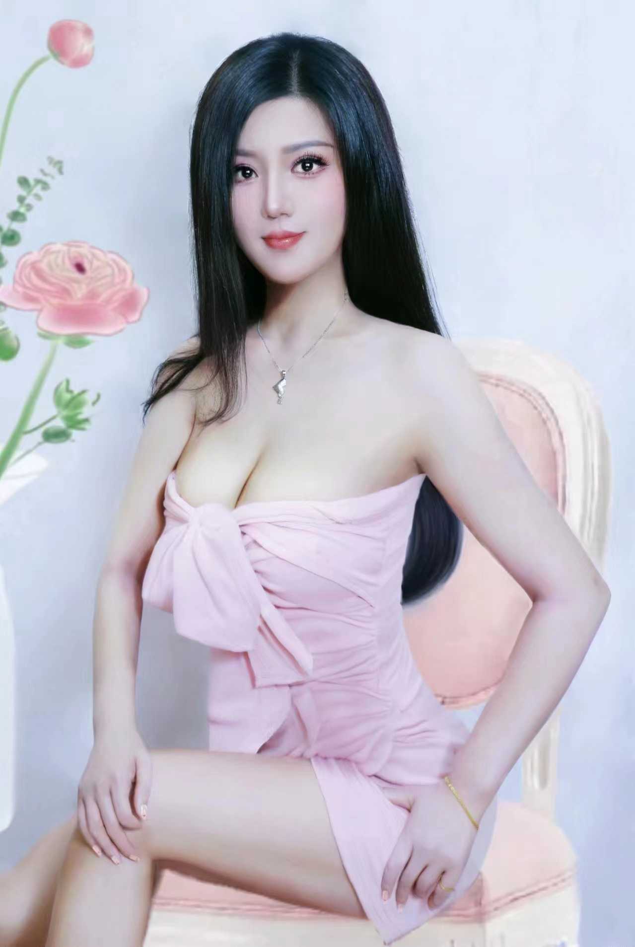 春风路妩媚热辣百合小姐姐