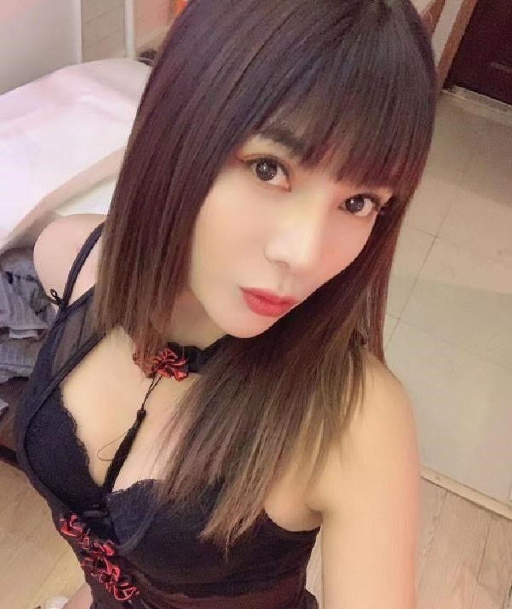 岗顶惹火少妇姐姐