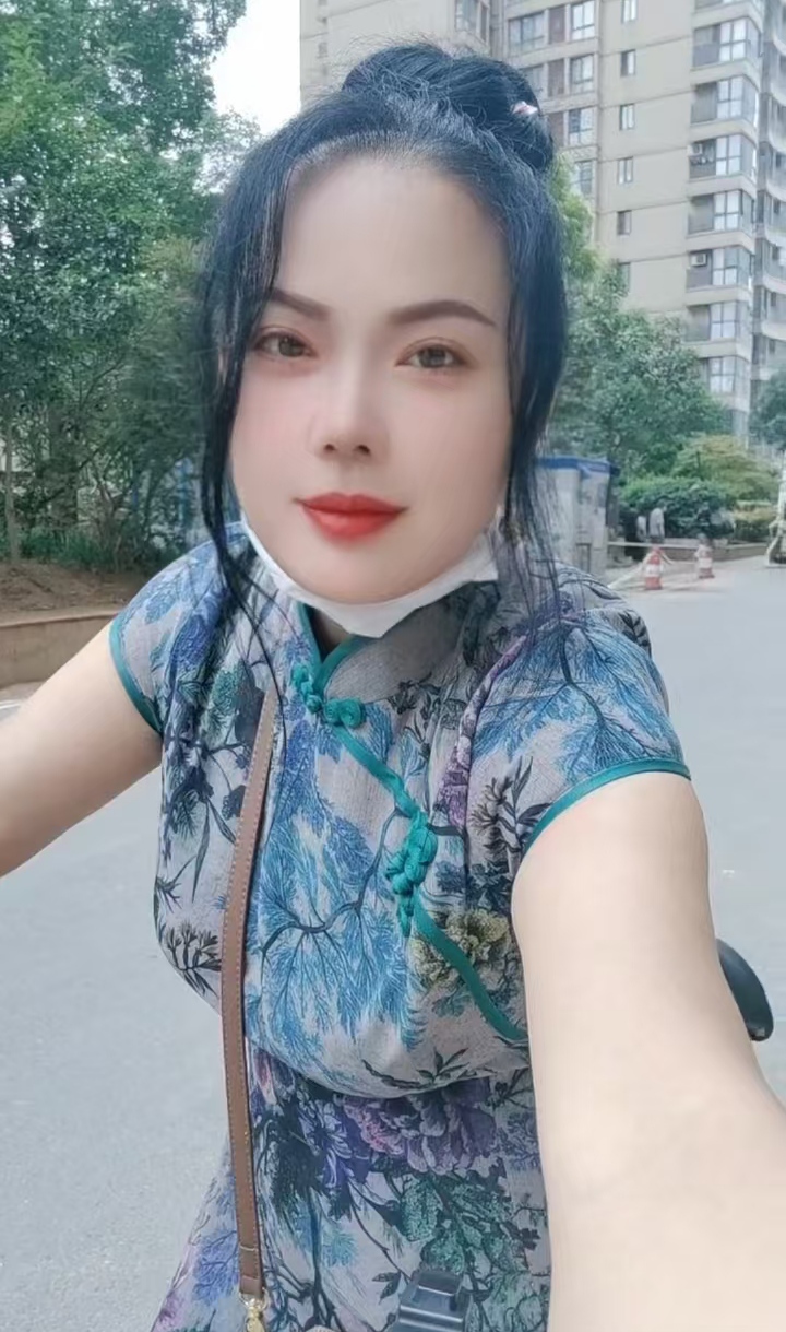 中原区圆润少妇小景