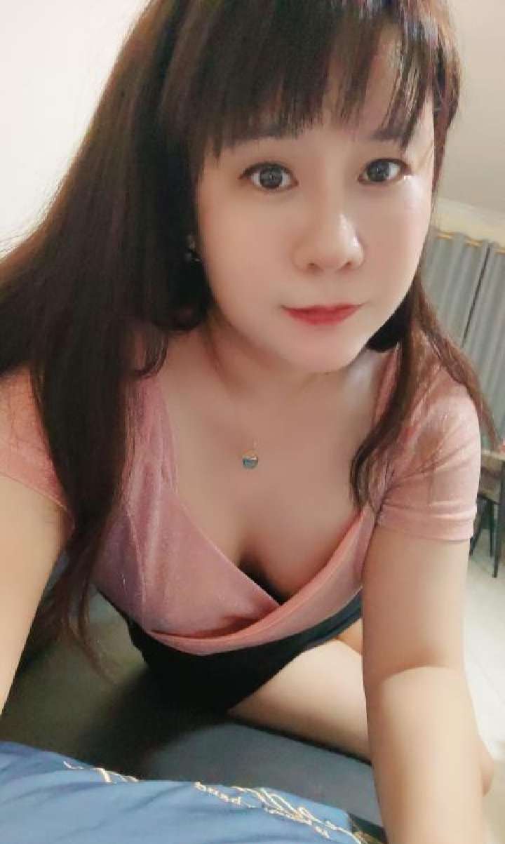 黄埔丰乳小姐姐静静