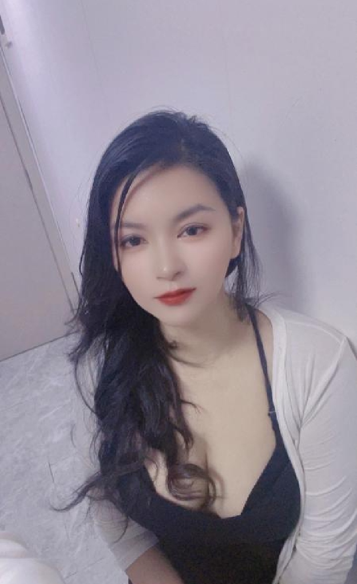 天河美胸小姐姐林雨欣