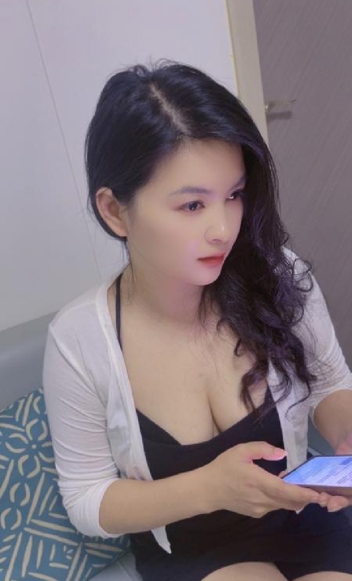 天河美胸小姐姐林雨欣