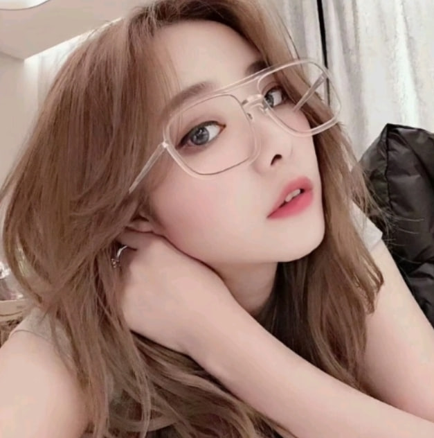 娇嫩兼职小姐姐