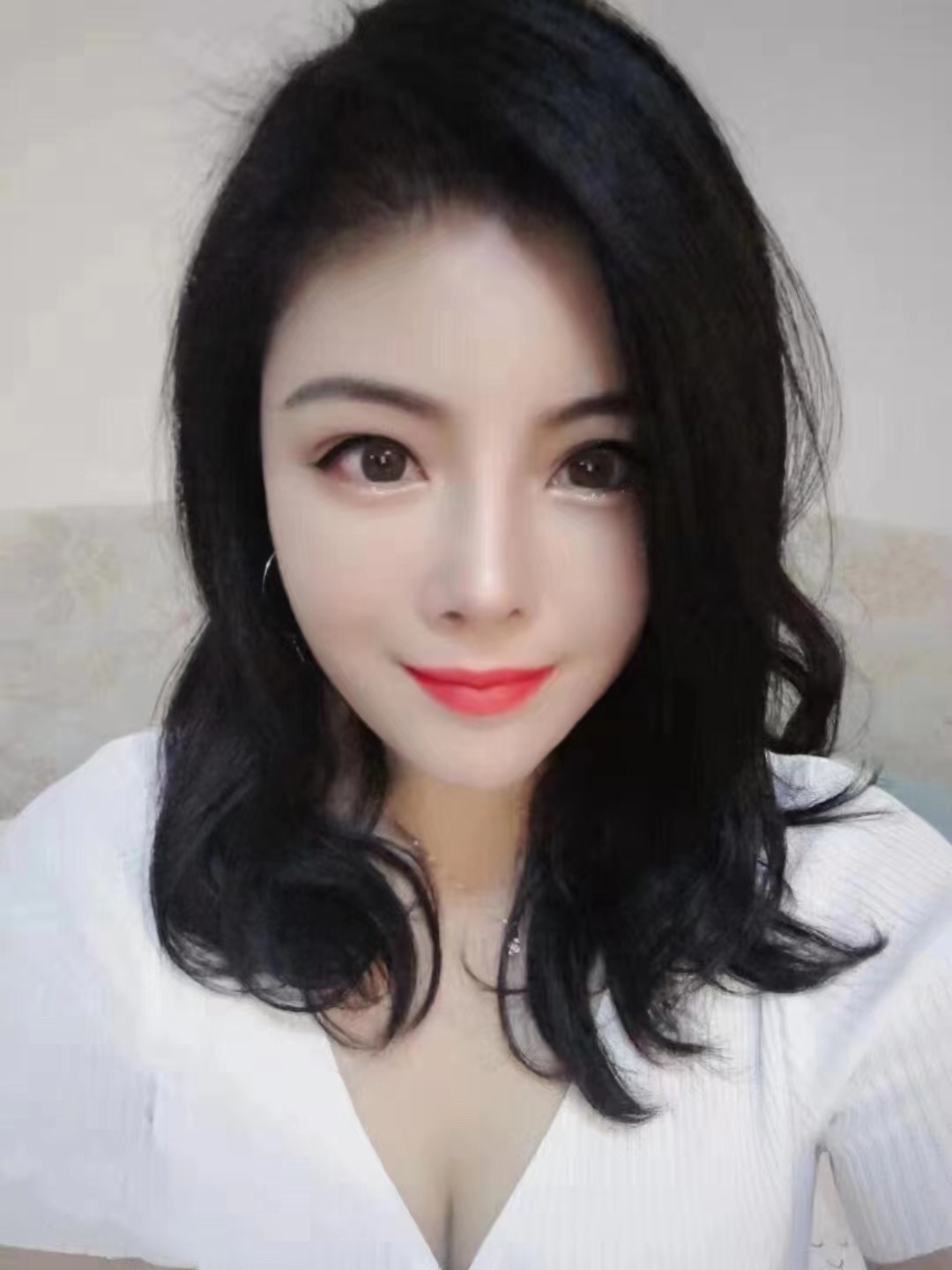 西青妩媚少妇水蜜桃