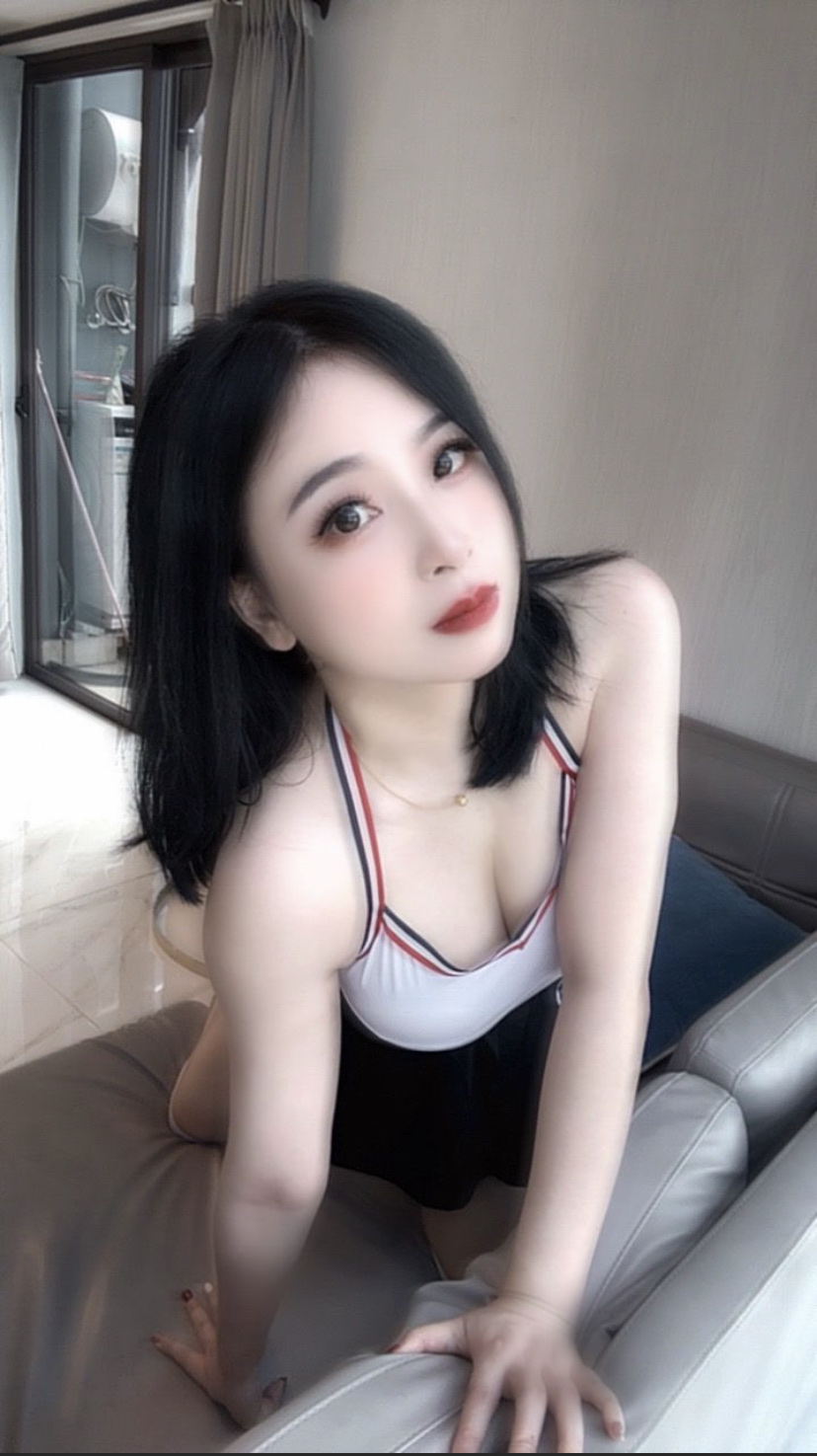 性感粉嫩b紧小少妇